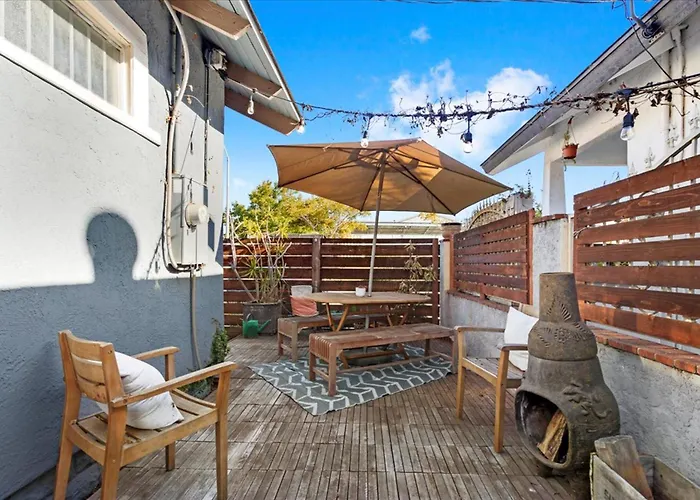 New Beautiful Boho Home By Beach, Downtown + Shops